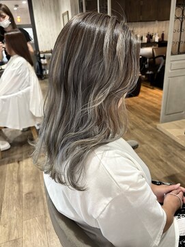 ヘブンリー(heavenly) バレイヤージュ/グラデーション/ブリーチ/シルバーアッシュ