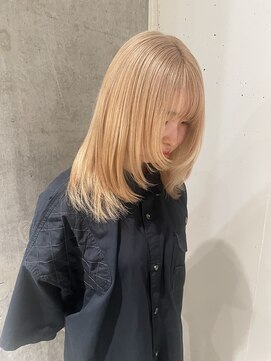 モニカ(MONIQA) ペールベージュ