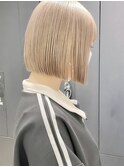 ホワイトブロンドミルクティーホワイトグレージュショートボブ