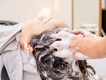 マロウ(mallow)の写真/【深呼吸とマッサージで”髪と頭皮と心”をリセット】頭皮環境を整え、髪の芯から潤う美髮へ導きます♪