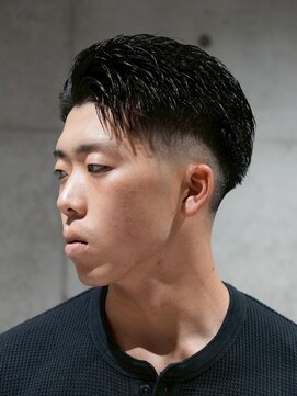 メッツ 原宿(METS) MEN'S/かき上げサイドパート×フェード/短髪/黒髪/20代30代