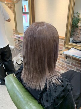 グレージュ/ボブレイヤー