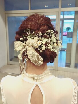 ヘアー ビジン(HAIR Bijin) 波ウェーブの編み込みアレンジ