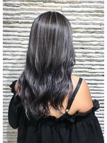 ララ 西川口(LaRA)&nbsp;海外風ブルーシルバーバレイヤージュ　２回以上ブリーチver.