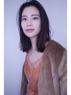 リーオオサカ(Lee Osaka) 鎖骨ボブ×アッシュベージュ/kana