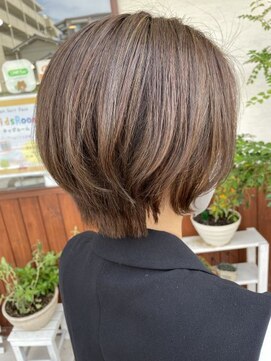 ウル(ulu) 20代30代40代ショートハイライトカラー