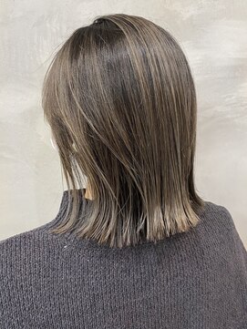 カリン(carin) Carin那覇真嘉比店/小顔/オリーブカラー/セミウェットウェーブ