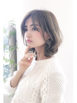 シアラ(ciala) 大人かわいい耳掛けミディアム☆塩見友良【清澄白河】