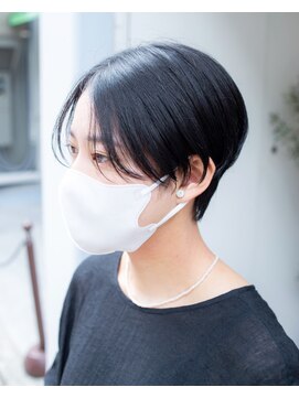 ヤイカ(YAYKA) 黒髪ショートは潔くてお洒落。