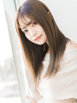 リリーオブザベイス(Lily of the Vase) ツヤ髪ストレート、レイヤー、ロングスタイル