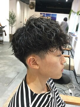 シードバイシャムロック(SEED by Shamrock) うねうねパーマ　SEED 横浜駅