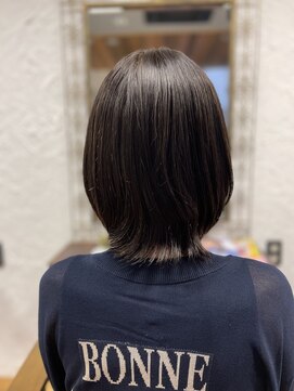 ラヴィアンローズ(La vie en rose) 外はねミディアム