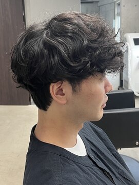 フイ 恵比寿(Hui) ワンカールパーマ/外国人風ヘア/メンズパーマ／刈り上げなし