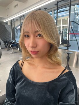 アルドーレフィエロ シンサイバシ(Ardore fiero shinsaibashi) ケアブリーチで作るホワイトブロンド♪[白川幸太]