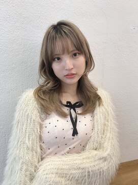 ユーフォリア 渋谷グランデ(Euphoria SHIBUYA GRANDE) ミディアムレイヤー　ミルクティーベージュ　くびれ巻き