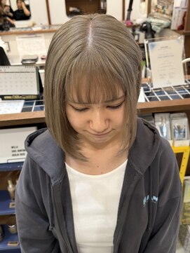 ルイ(ROUIS produced by LUCK 津田沼) ROUIS 津田沼 グレージュ ブリーチ ハイトーン