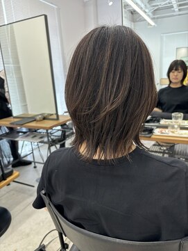 テラス トヨタ(Telasu Toyota) 切りっぱなしの外ハネレイヤーボブ◎