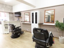 BARBER WISEの雰囲気（室内は清潔にしてます。）