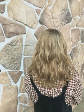 カラーリゾートAi 葛西店 ハイトーンベージュ［髪質改善カラー］