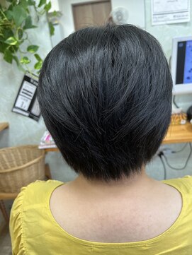 髪ストーリー美容室 さっぱりショート