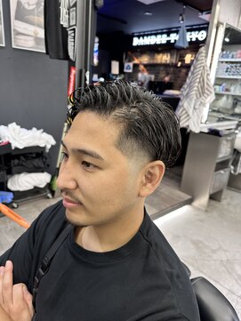 ダムディートウキョウ 北千住店(DAMDEE TOKYO) ツーブロックテーパーフェード