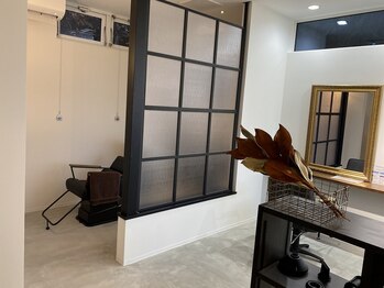 パオヘアルーム(Paohairroom)の写真/小さなお店で落ち着く空間◎技術だけでなく、接客も丁寧にお客様に寄り添いカウンセリング・施術いたします
