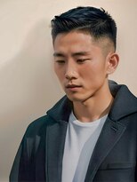 スー(suu)&nbsp;Koreaフェード刈り上げスキンフェード黒髪シチサン前髪立ち上げ