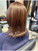 小顔大人可愛い外ハネシルキーベージュミディ20代30代40代