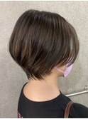 前髪長め前下がりハンサムショート/30代/40代/50代