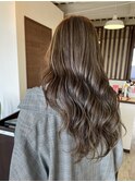 切りっぱなしボブハイライトベージュカラーショートレイヤーロブ