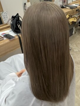 ミルクティーベージュ