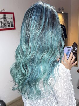 【透明感強め】ターコイズブルーバレイヤージュ×ブリーチ２回