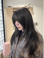 エイチ(H) マッシュショートハッシュカット前下がりボブ40代バズカット