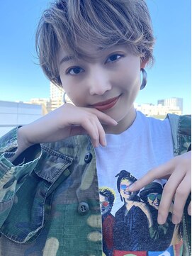 レオニード 表参道(LEONID) ショートスタイル　ケアブリーチハイライト　グレージュ