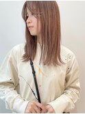 ピンクベージュ