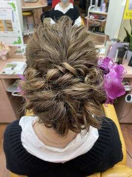 ヘアアンドメイクビ美(Be) アッブ