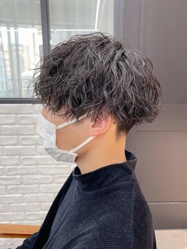 ネオリーブ クーロ(Neolive curro) 横顔がかっこよくなるツイストスパイラル♪