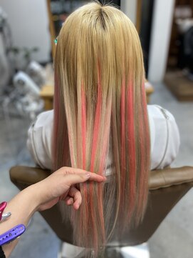 フツーロ 栄(FUTURO) ピンクメッシュ！