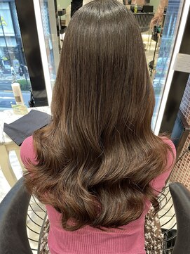 アピッシュ(apish 並木通り) 大きめカールの韓国風パーマ〈原口真実歌〉