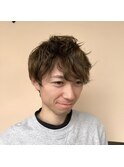 メンズ、ツーブロックでパーマ風