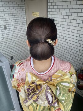 ソノ(sono) 振袖　訪問着　袴　タイトヘア　タイトシニヨン