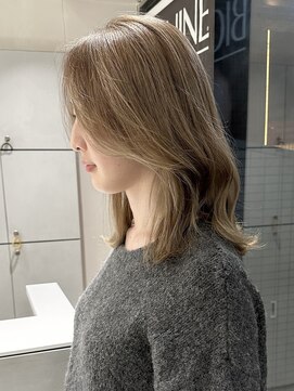 ジャン クロード ビギン 表参道店(JEAN CLAUDE BIGUINE) ダブルカラーで作るミルクティーベージュ