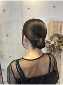 大人タイトシニヨンお団子ヘアセットお呼ばれ結婚式ヘアアレンジ