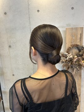 アチーブ ヘア デザイン(achieve hair design) 大人タイトシニヨンお団子ヘアセットお呼ばれ結婚式ヘアアレンジ
