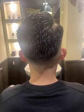 バレス 田町(BALES) [スキンフェード/ツイストスパイラル/田町]