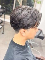 シープドッグ(SHEEP DOG)&nbsp;フェザーパーマ　ツーブロック　毛流れパーマ　メンズにおすすめ
