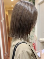 キアラ(Kchiara)&nbsp;切りっぱなしくびれボブ×透明感オリーブベージュ【キアラ奥野】