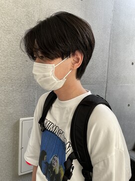 ネオリーブ クーロ(Neolive curro) センターパート×韓国風ショート　横浜　メンズカット