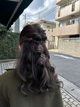 リックヘアー(Ric Hair) イヤリングカラーとハーフアップ