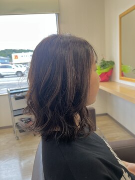 ケーフィール(HAIR PRODUCE K-feel) 外ハネミディ